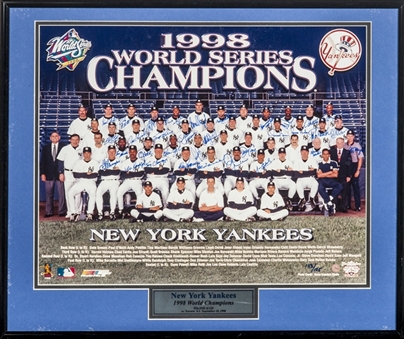 1998 New York Yankees Team Signed Photograph In Framed Display With 32 Signatures Incl Jeter and Rivera(JSA)